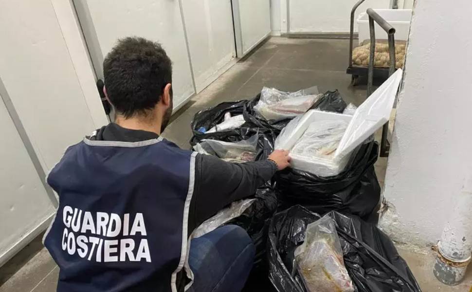 sequestro prodotto ittico guardia costiera