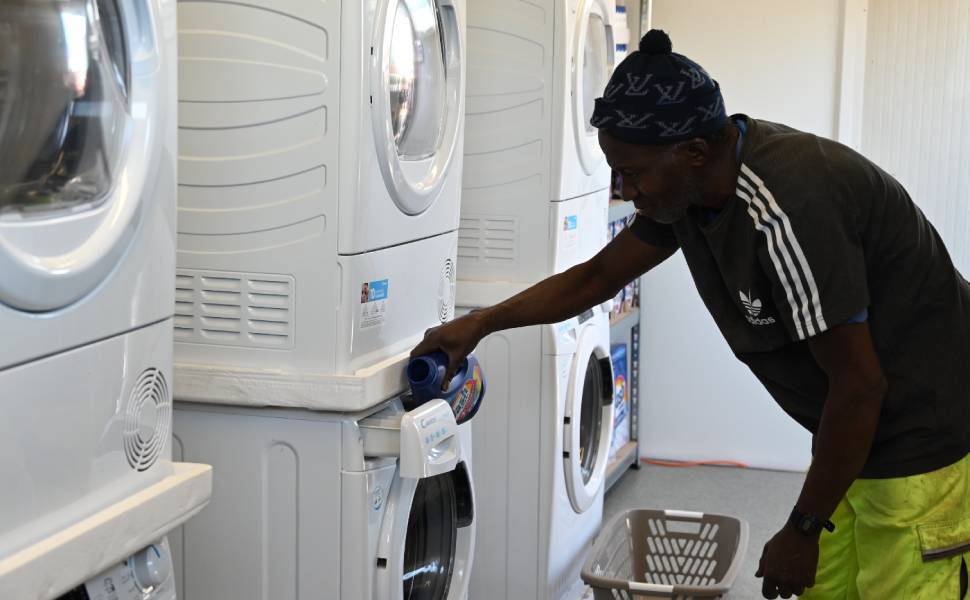 Lavanderia papa francesco san ferdinando 01