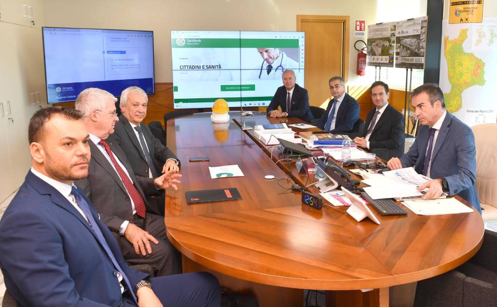 Occhiuto incontra Baker Hughes: 26 milioni restano in Calabria, andranno a Vibo 51 Occhiuto Baker Hughes
