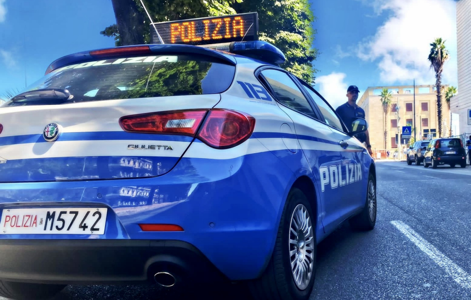 Fiumi Di Droga Tra Calabria E Sicilia Maxi Blitz Della Polizia Smantellate Due Bande Quicosenza