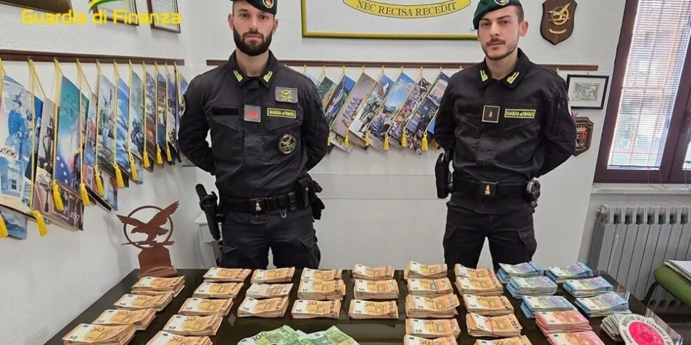 auto doppio fondo GdF 1