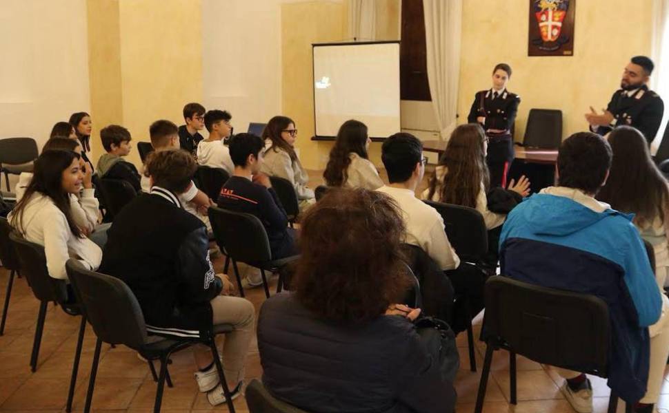 carabinieri castrovillari caserme aperte