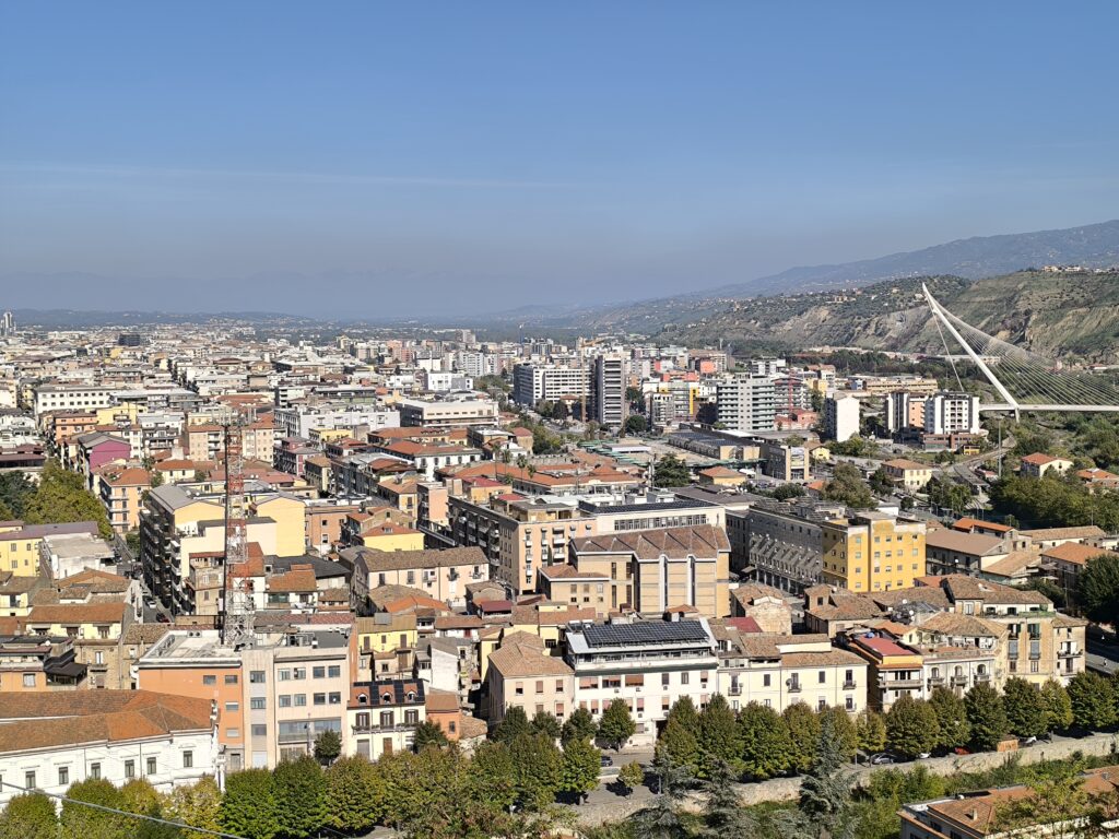 Lavoro, al Sud è boom di assunzioni. A Cosenza +820 nuovi posti nel prossimo trimestre (+10,5%) 3 cosenza