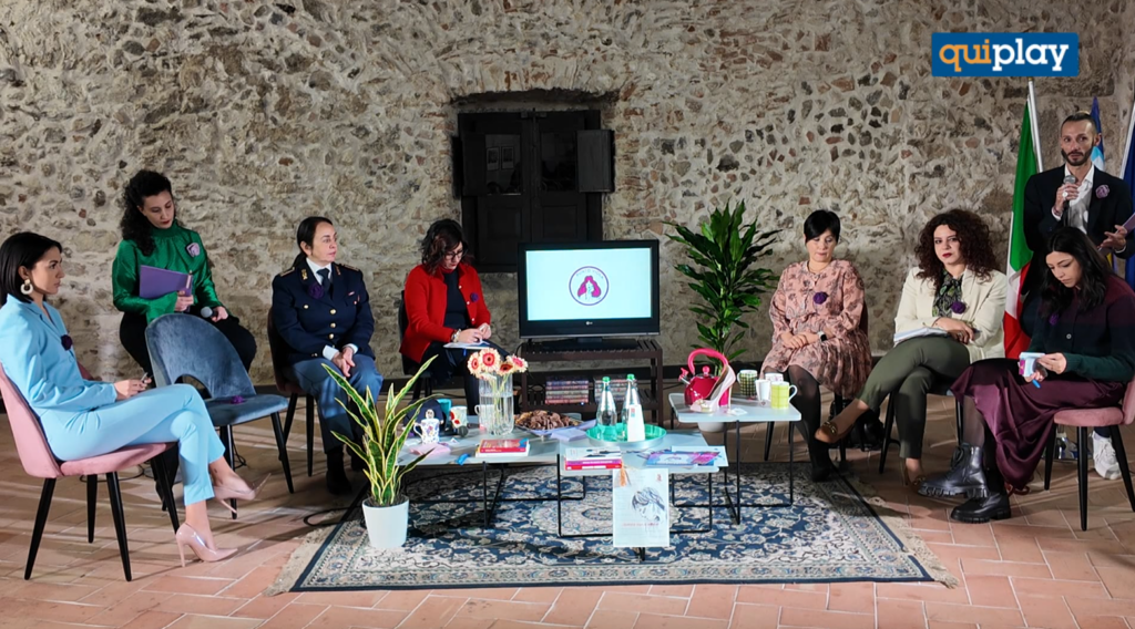 Spezzano Sila, le voci delle “femmine” spezzanesi contro la violenza sulle donne 1 foto spezzano