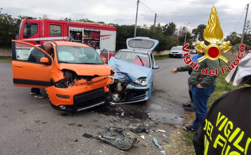 incidente isola capo rizzuto 01