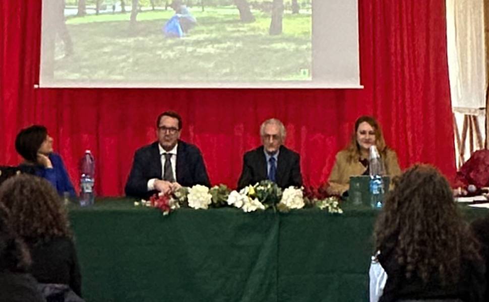 incontro a Parenti su green community