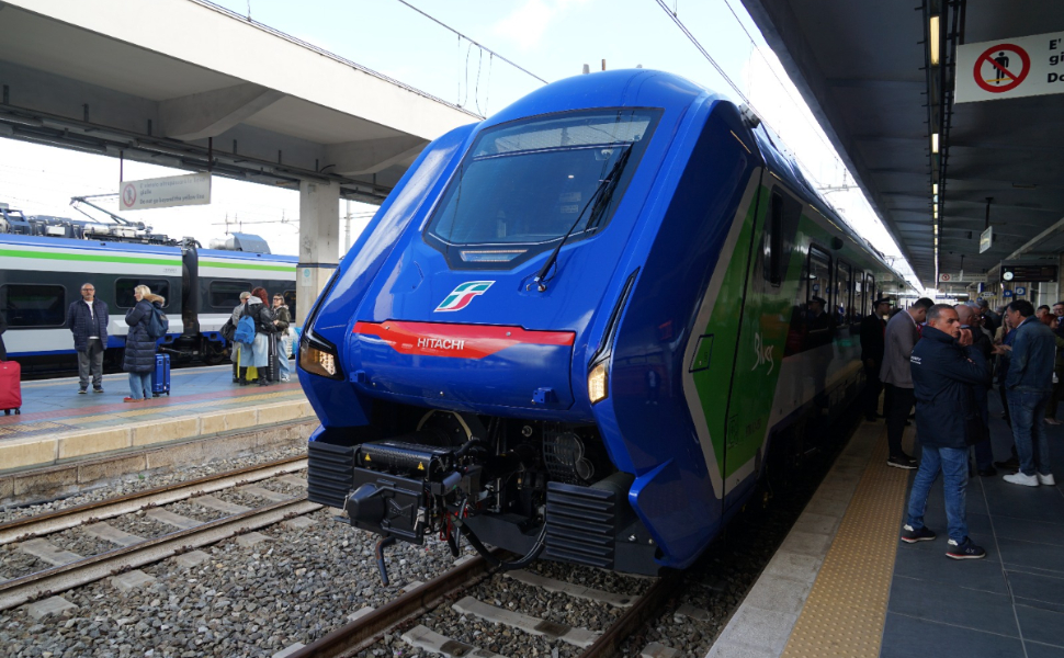 treno-regionale-ibrido