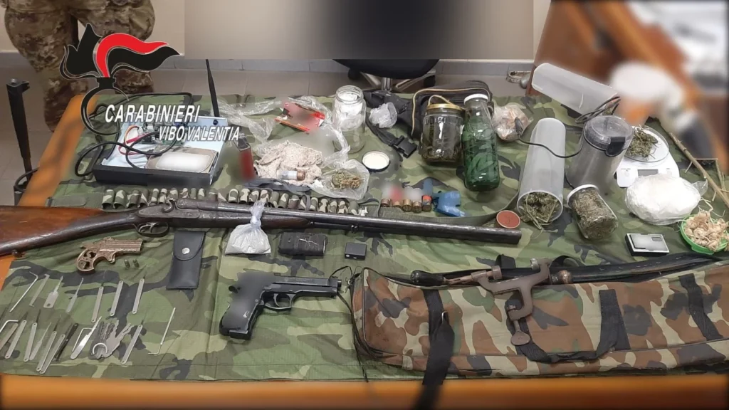 Sequestrato arsenale, nascondeva armi e droga: un arresto 1 4 1fd21a50