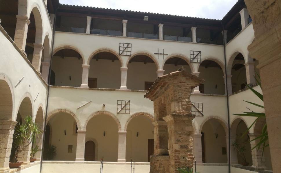 chiostro sant agostino museo brettii enotri