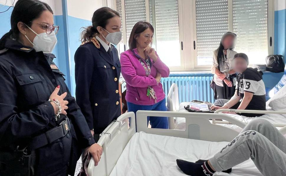consegna regali ospedale Jazzolino 04