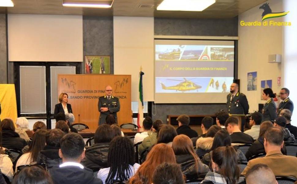 premio guardia finanza scuole cosenza 02