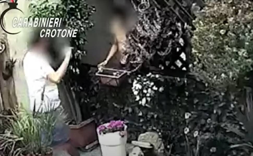 spaccio crotone gestione familiare 02