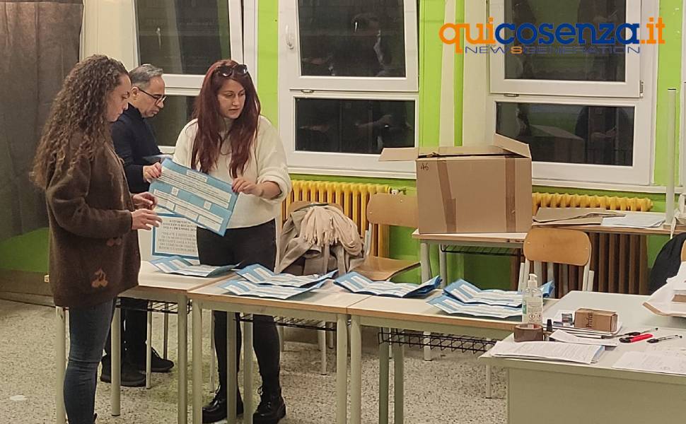 spoglio referendum citta unica 01