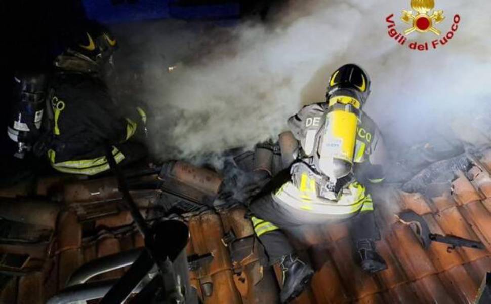 vigili fuoco tetto