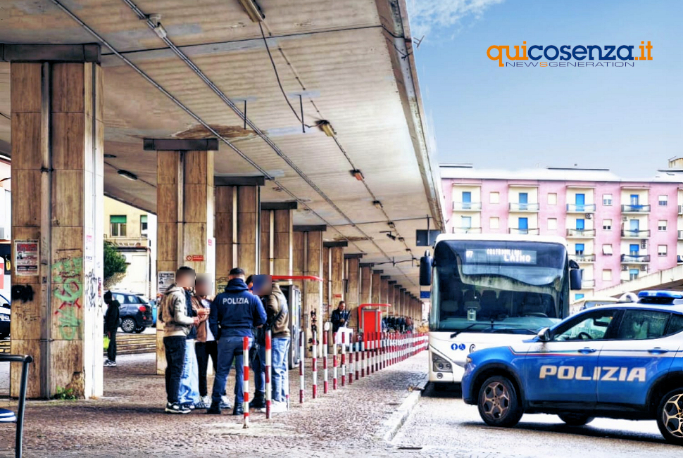 Allarme sicurezza all'Autostazione di Cosenza. Loizzo «sia sorvegliata con un presidio di polizia fisso» 58 Autostazione Controlli polizia3