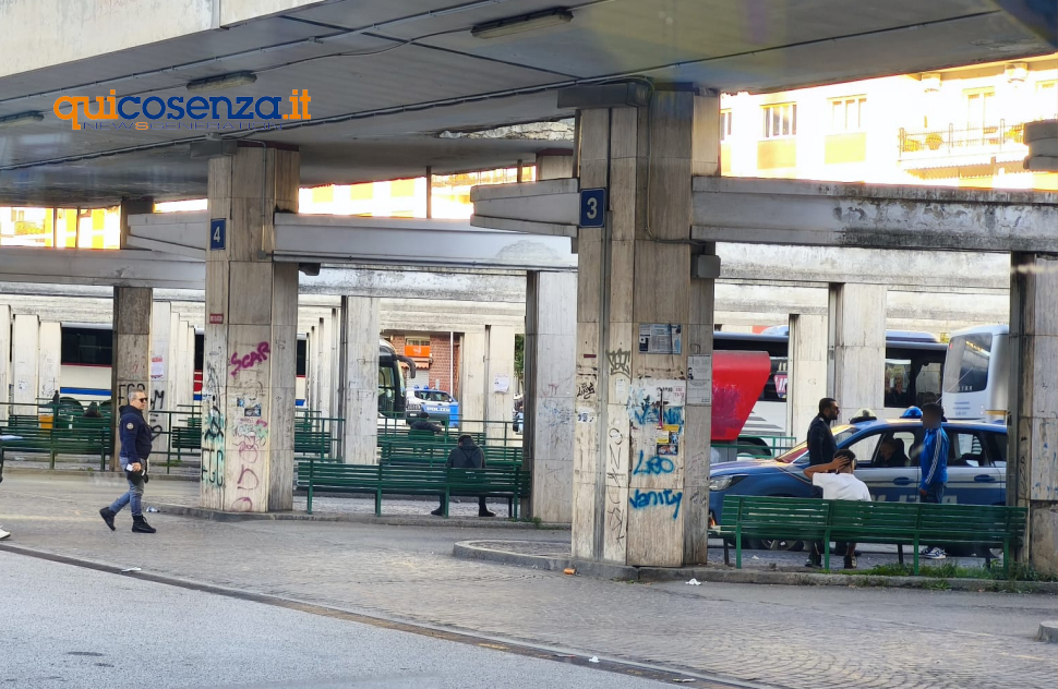 Allarme sicurezza all'Autostazione di Cosenza. Loizzo «sia sorvegliata con un presidio di polizia fisso» 60 Autostazione Controlli polizia4