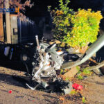 Incidente Paola si schianta palo