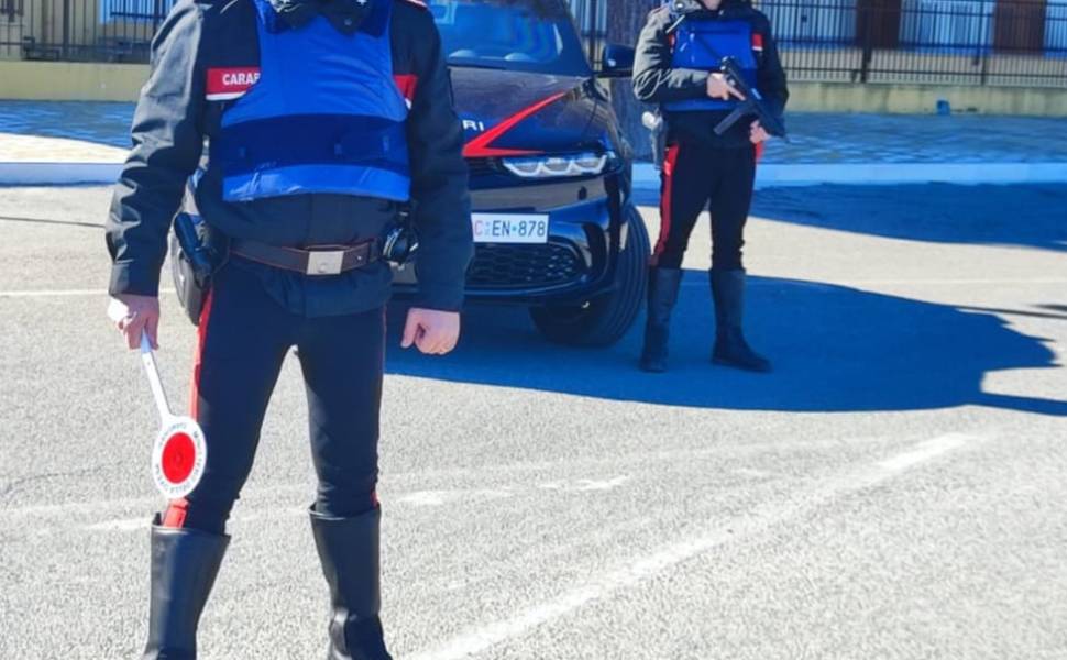 carabinieri posto blocco controllo