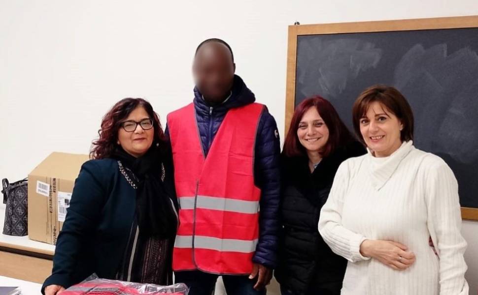 giubbotti catarifrangenti studenti migranti
