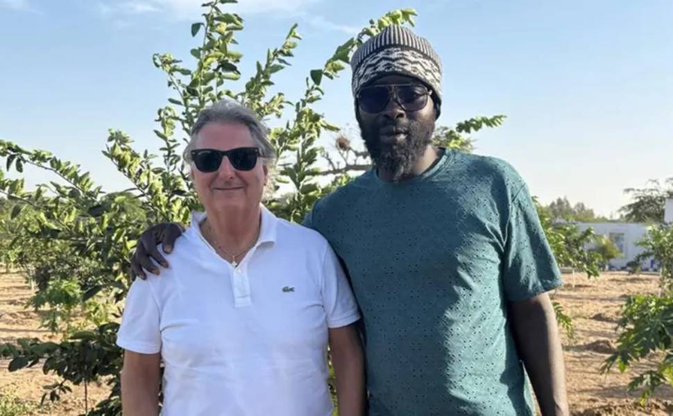 La generosità di un medico calabrese diventa solidarietà, e realizza il sogno di un giovane senegalese 51 il-dottor-francesco-martino-e-dahoud-in-senegal