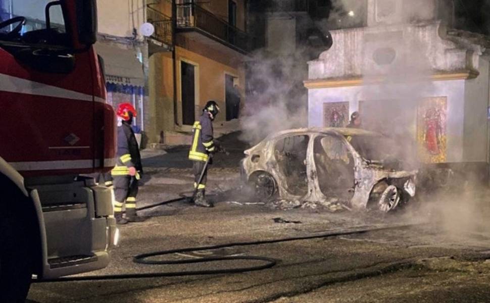 incendio auto altomonte