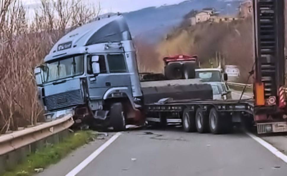 incidente ss 18 paola fuscaldo