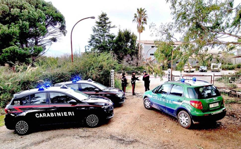 Attività di autodemolizione in un'area demaniale di 30mila metri quadri: denunciato 57enne 51 lamezia-controlli carabinieri