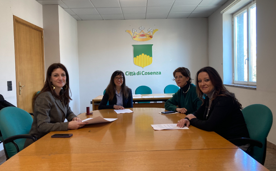 In Calabria 9 donne con sclerosi multipla su 10 sono discriminate. Cosenza firma l'intesa con AISM 51 Cosenza-con-Aism