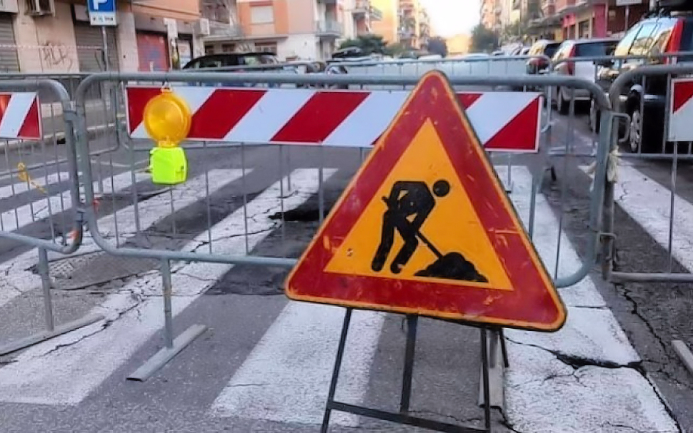 Lavori Strade cartello lavori in corso