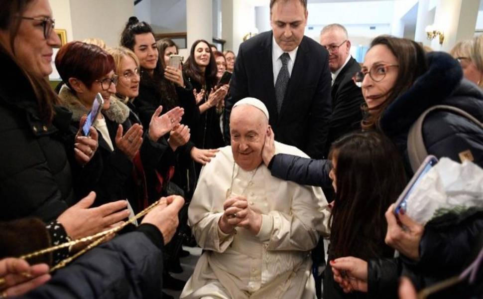 Papa Francesco riceve ostetriche e ginecologi calabresi: «perso entusiasmo per la maternità e la paternità» 53 Papa Francesco riceve ostetriche e ginecologi calabresi 01