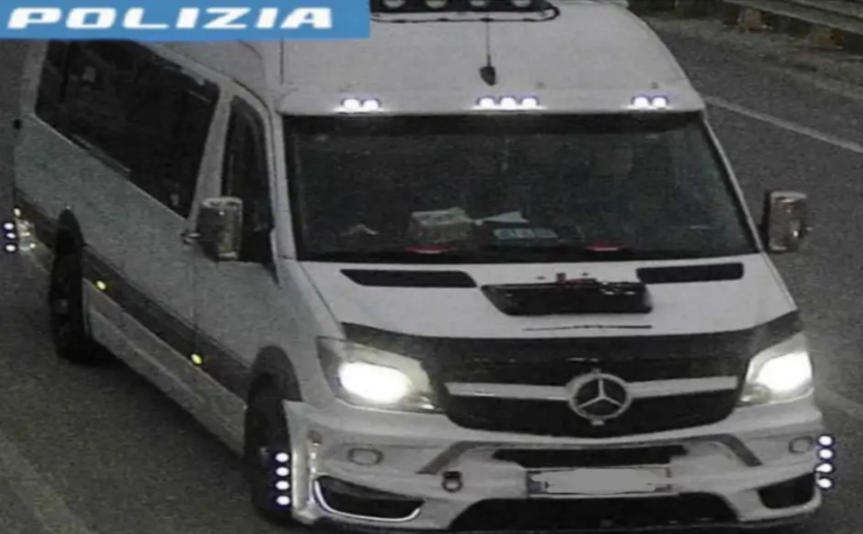 autista-minivan-traffico-migranti.