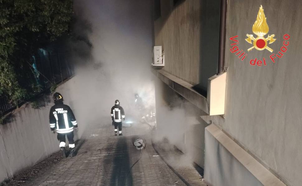 incendio garage corigliano 1