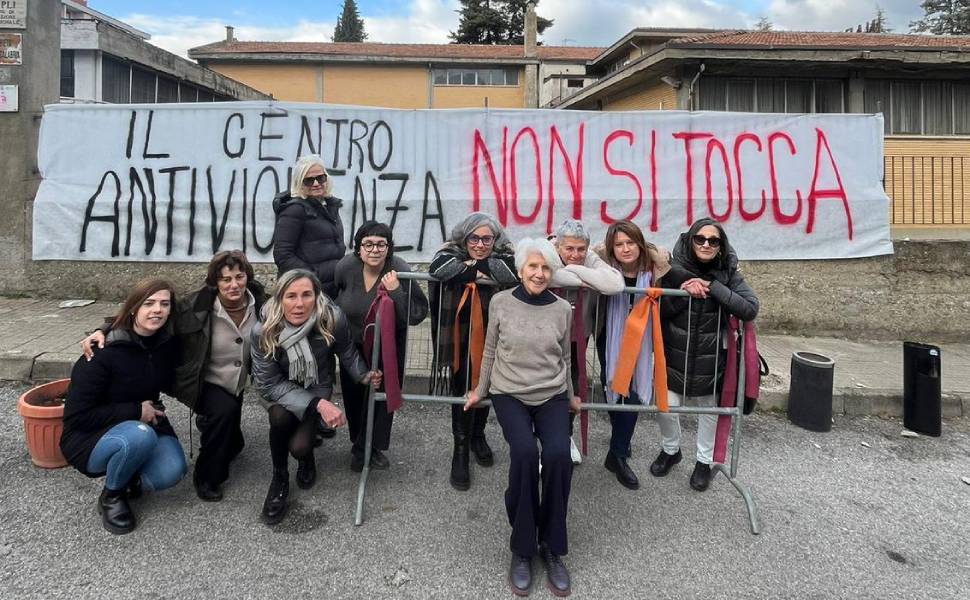 protesta centro antiviolenza lanzino cosenza