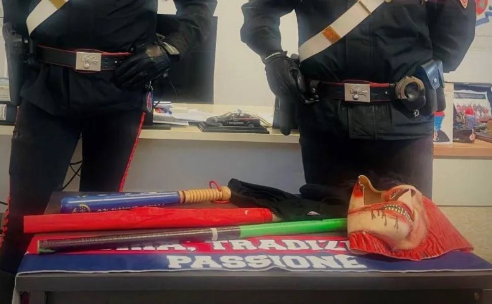 ultras-Crotone-Benevento-Carabinieri