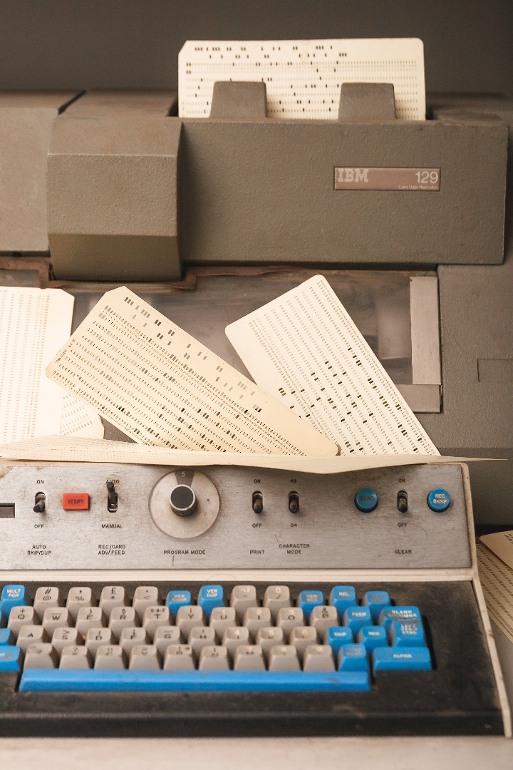 02 Perforatrice IBM 129 di Francesco de Francesco