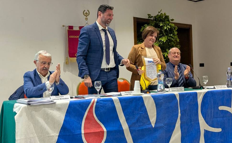 Avis Cosenza DErrico rieletto presidente 01