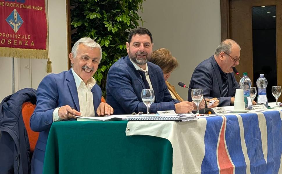 Avis Cosenza DErrico rieletto presidente 05