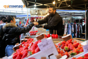 "Facce da Fiera" 2025: volti, colori e scatti dal tradizionale evento fieristico di Cosenza - FOTO 97 Fiera di San Giuseppe2025 facce38