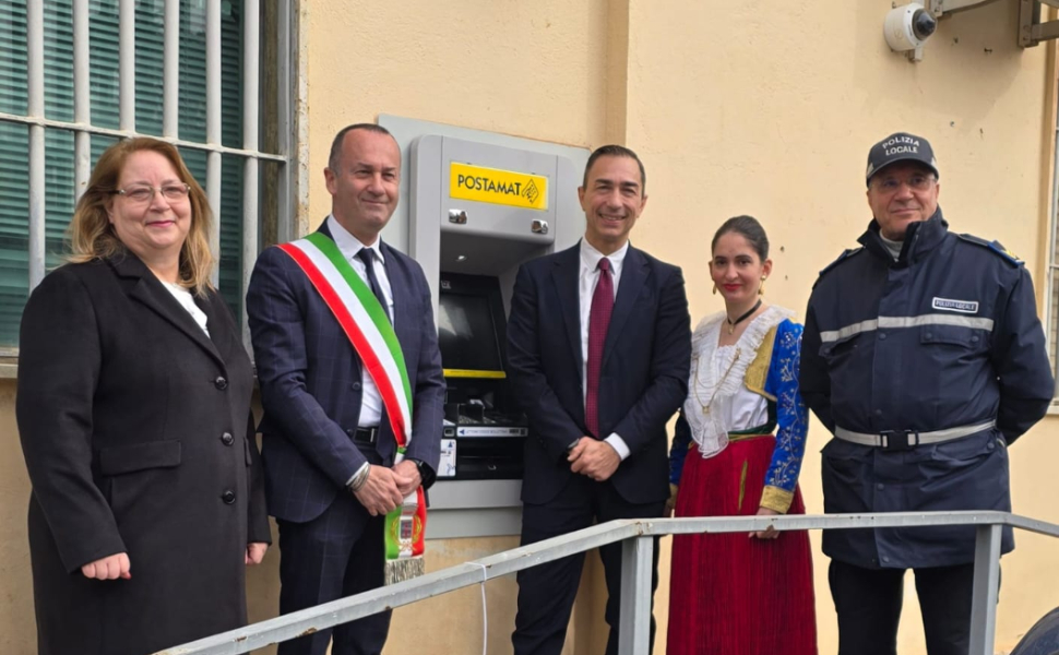 Firmo-ATM-postamat