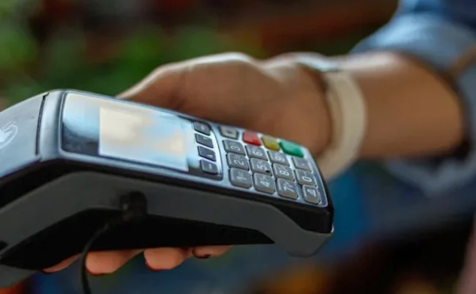 Truffa al vivaio per 60mila euro con il 'trucchetto' del Pos. In manette un imprenditore 51 Pos