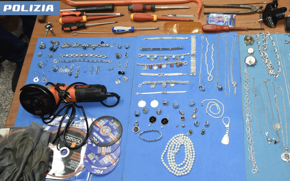 Rapina gioielli