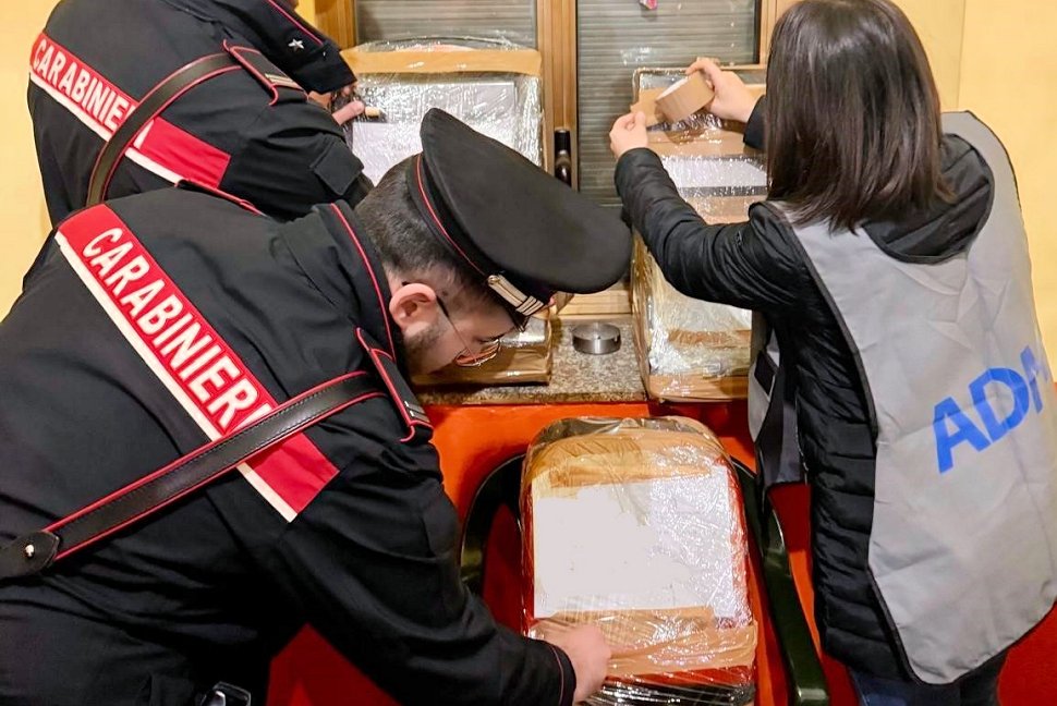 Slot machine abusive e scommesse illegali circolo