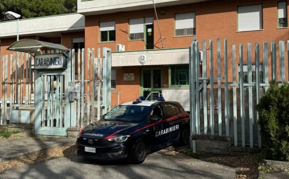 Sorpreso a smaltire rifiuti speciali, denunciato. Scoperto anche allaccio abusivo alla rete elettrica 51 carab reggio