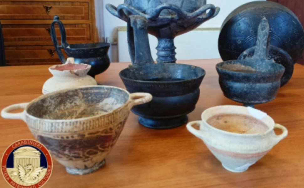 Maxi operazione dei Carabinieri di Cosenza: restituiti oltre 2000 reperti rubati in Italia e all'Estero 51 reperti-archeologici
