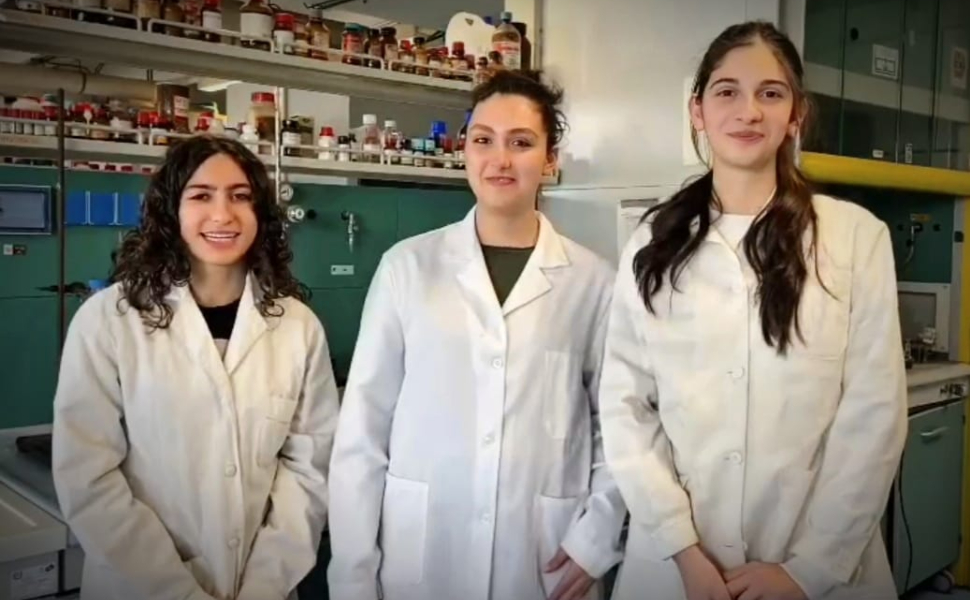 tre-studentesse-San-Gioacchino-da-Fiore