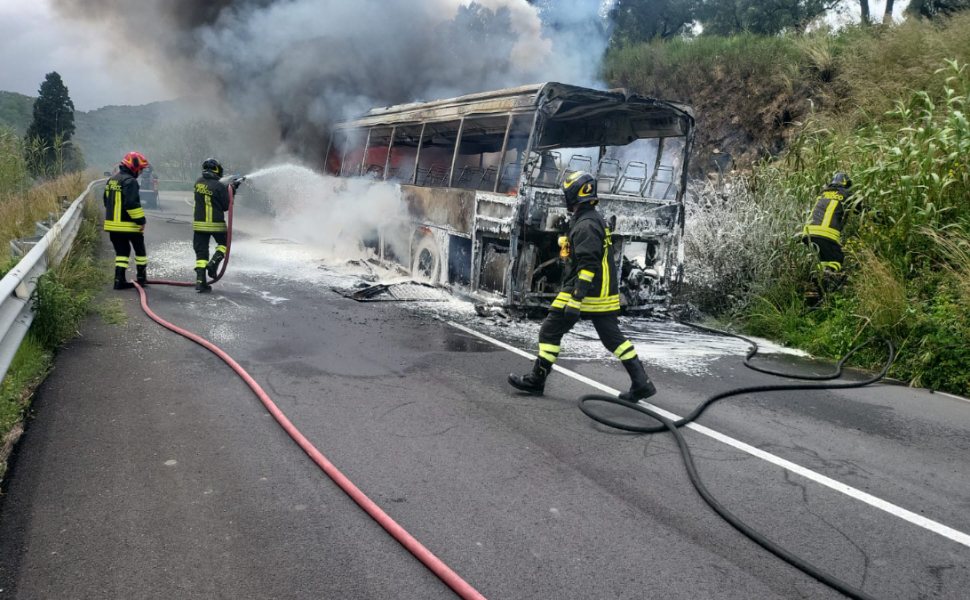 Autobus-in-fiamme-Sp-162