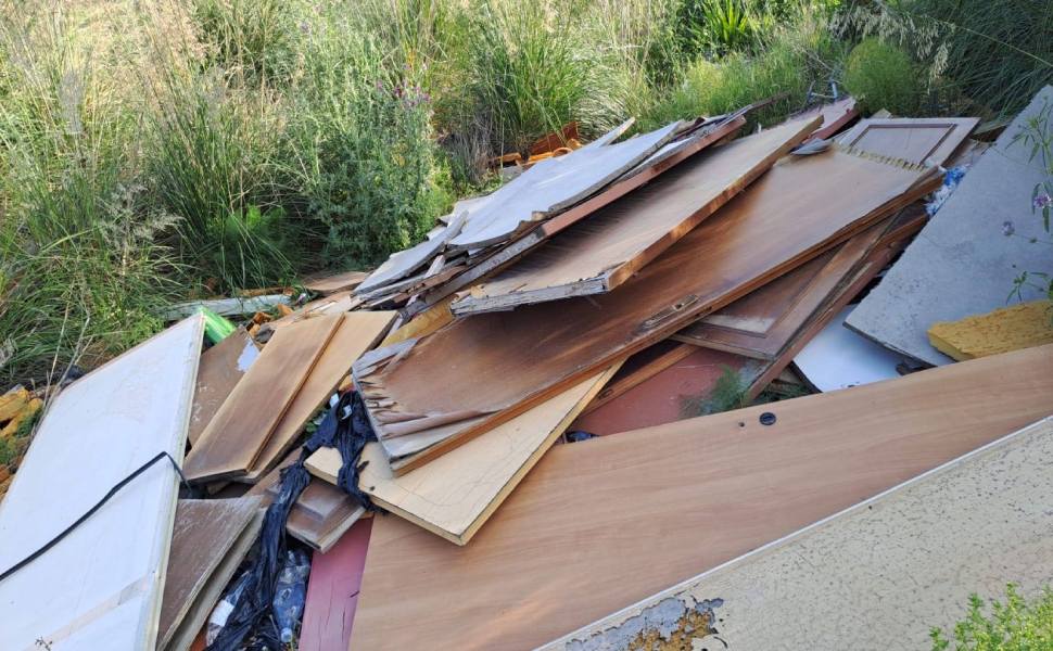 Discarica fiume Lao Orsomarso 09