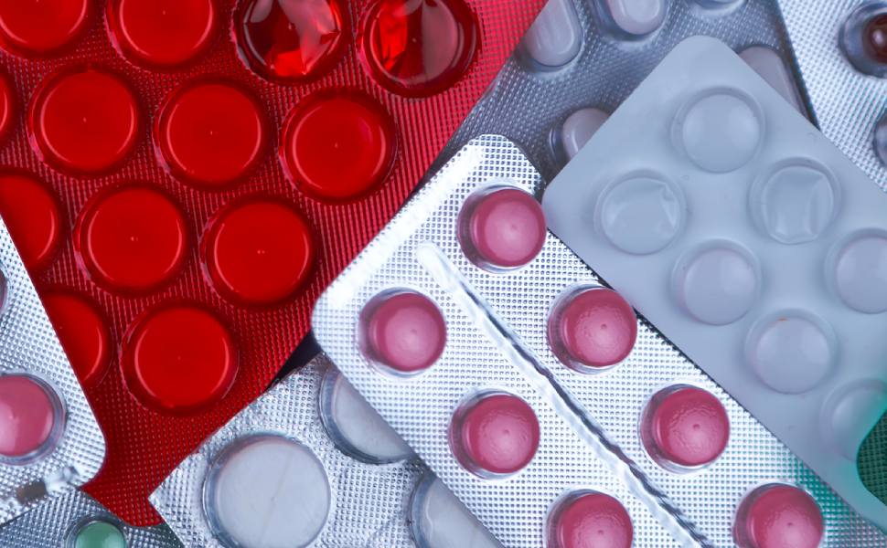 Cosenza: convegno su "L’appropriatezza prescrittiva e la farmacovigilanza nella governance farmaceutica" 53 Farmaci - antibiotico resistenza