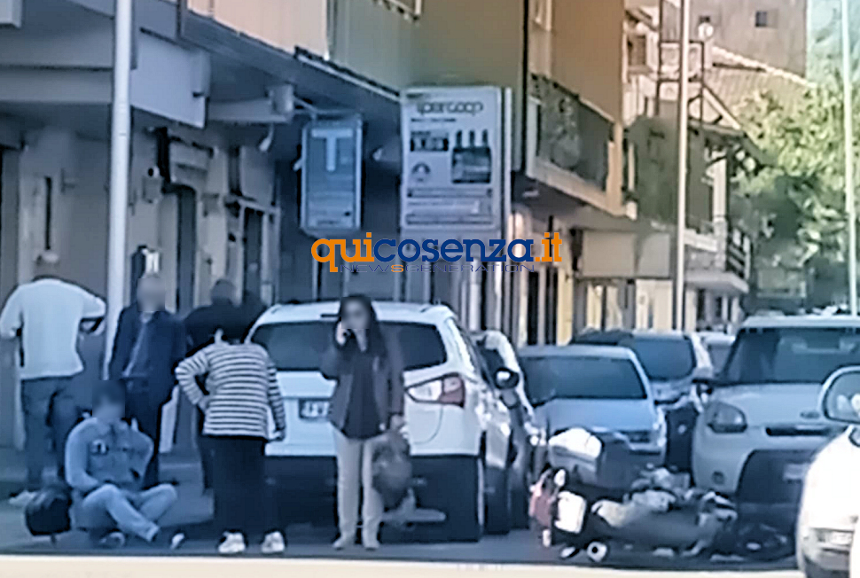 Incidente Cosenza auto e moto via Popilia