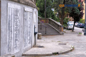 Cosenza: restaurate in Piazza 25 Luglio le stele di marmo a ricordo dei caduti in guerra - FOTO 58 Piazza 25 luglio Caduti Stele Cosenza 08